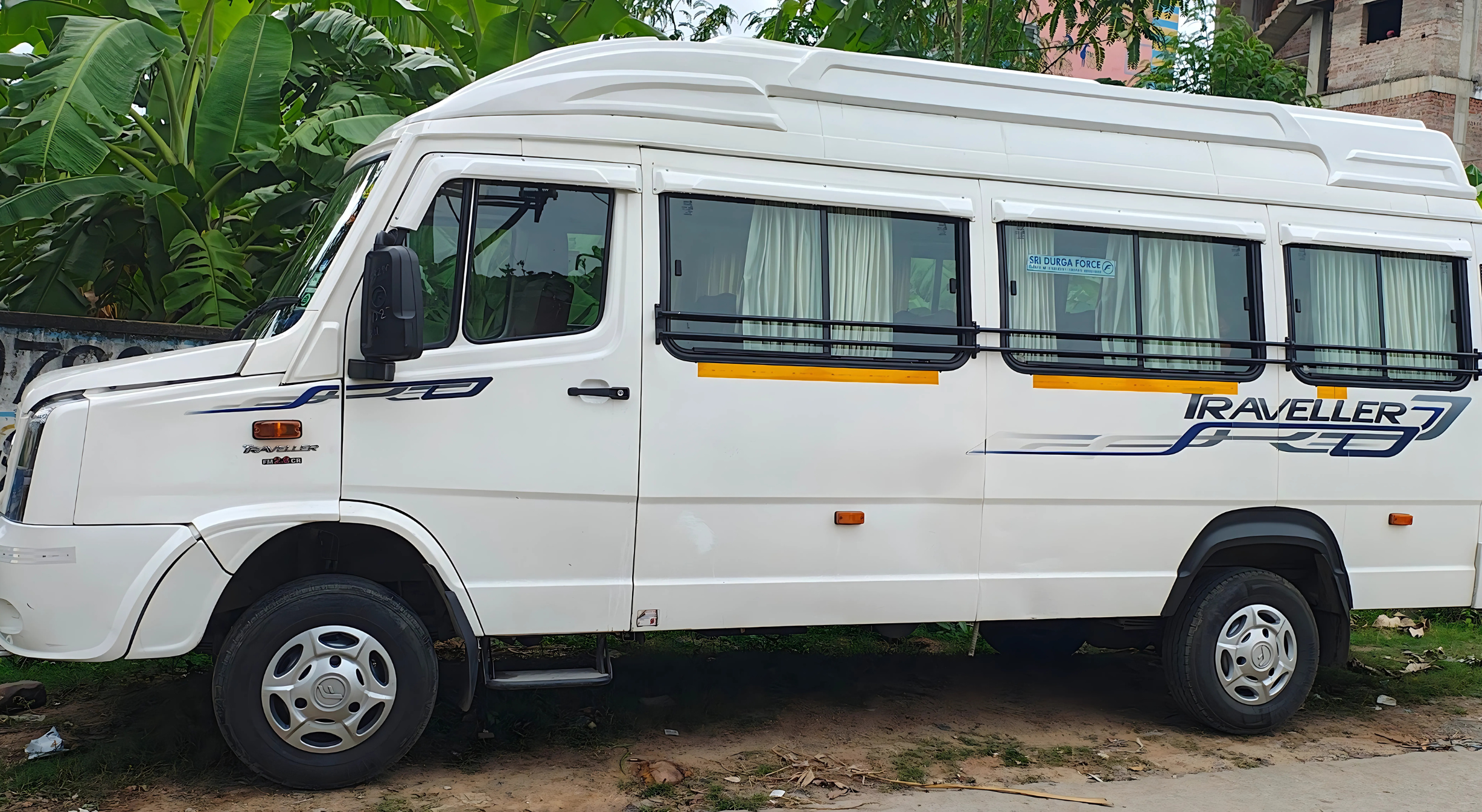 luxury tempo traveller