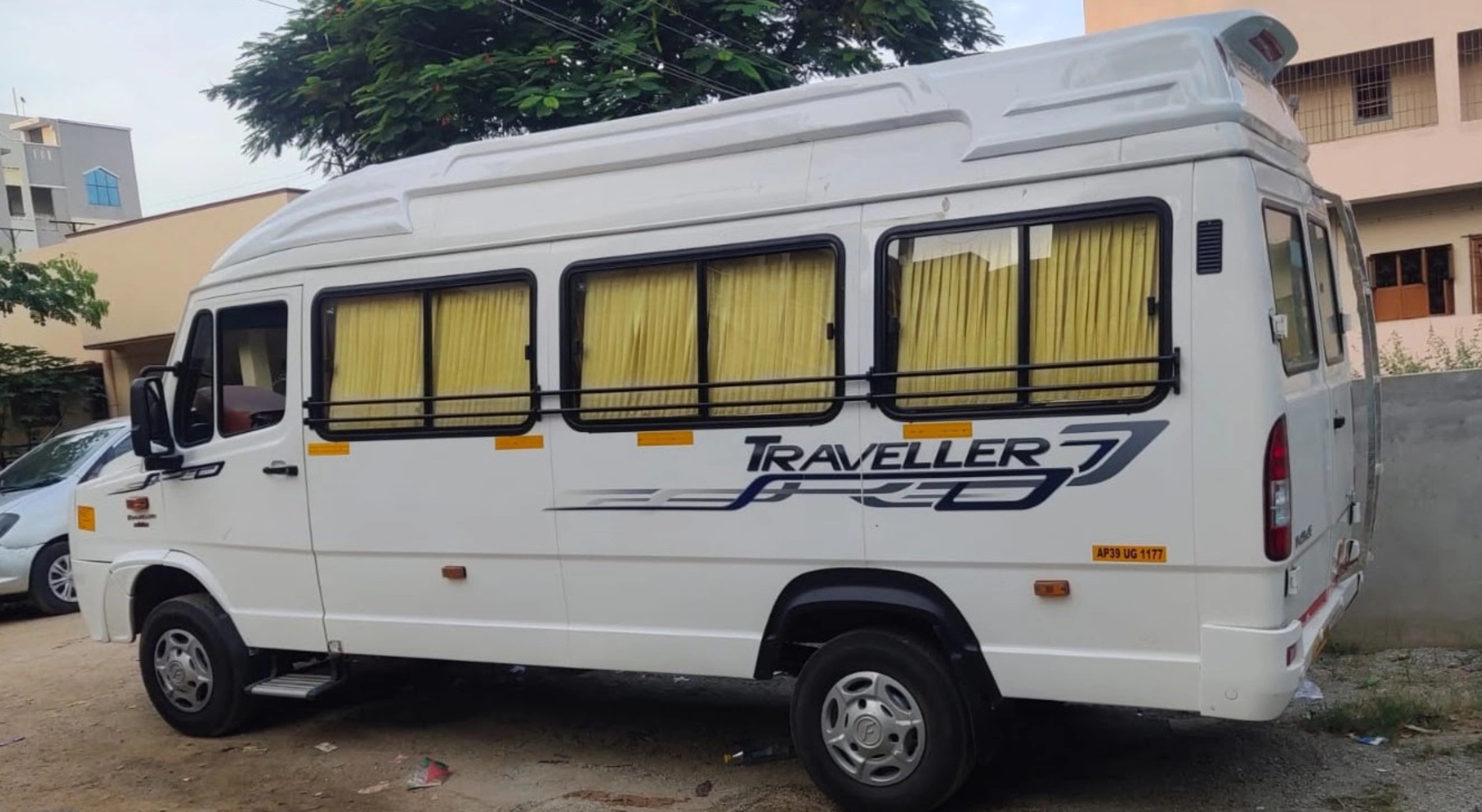 Tempo 20 Seater